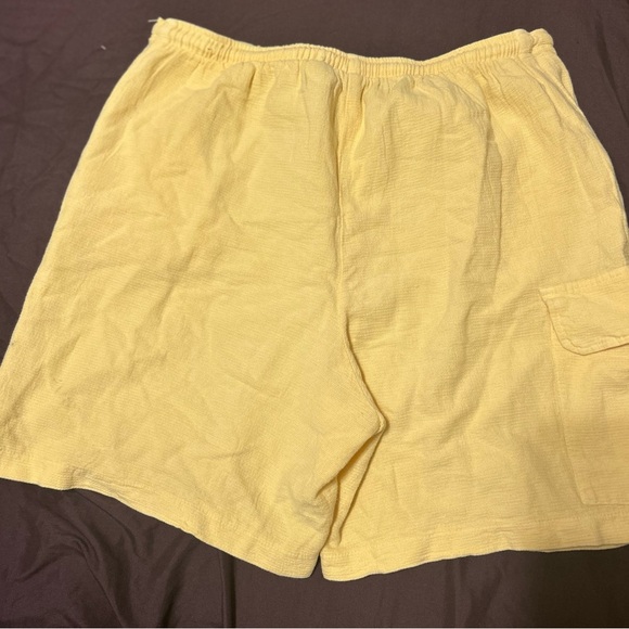 Yellow Cargo Shorts with Relaxed Fit 100% Cotton - Picture 2 of 4